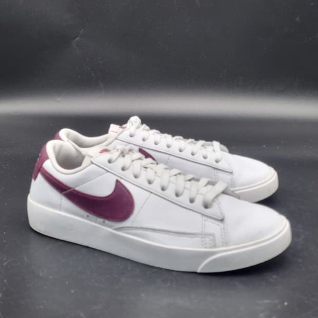 나이키 블레이저 로우스니커즈240