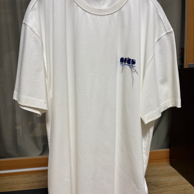 아더에러 티셔츠 a2사이즈