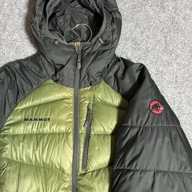 마무트 경량 패딩