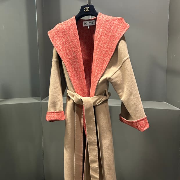 로에베 아나그램 로브 코트