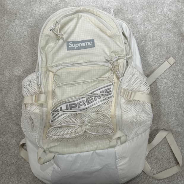 슈프림 22SS 백팩 희귀 컬러 팝니다