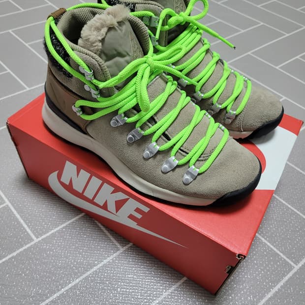 나이키 ACG 줌 미드 아스토리아 여성 하이킹 부츠 230