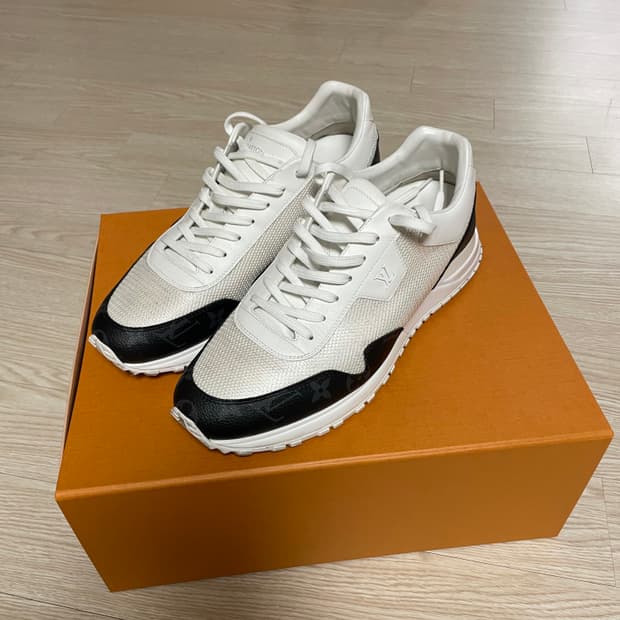 루이비통 런어웨이 스니커즈 7.5 남성