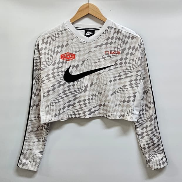 나이키 스우시 크롭 긴팔티셔츠 M