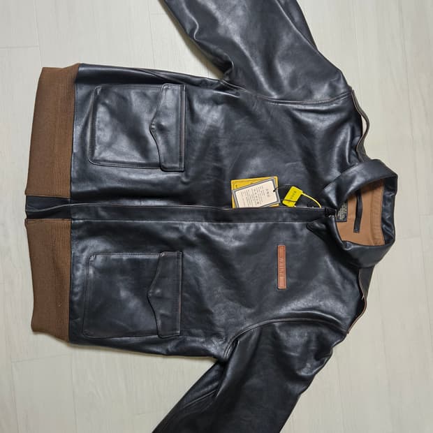 Veluokldly 말가죽 A2 자켓 V.hilts