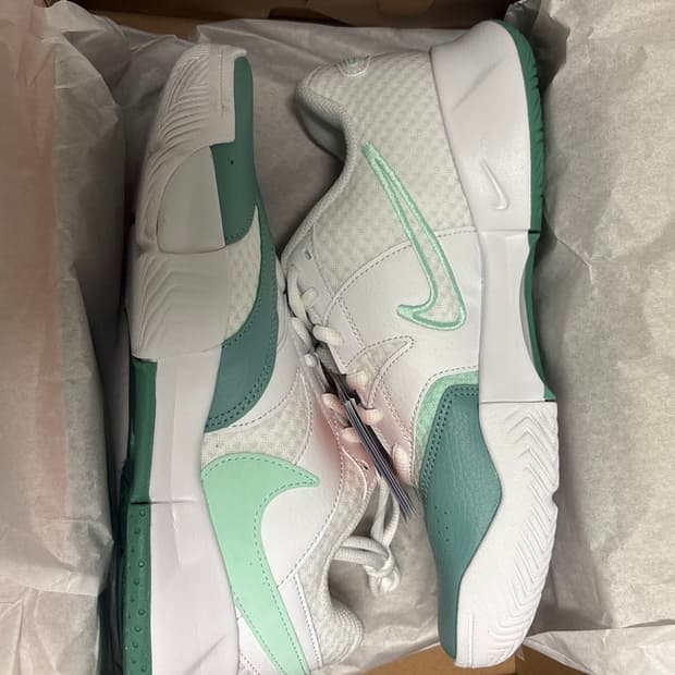 (새상품) 나이키 코트 라이트4 여자 테니스화 235