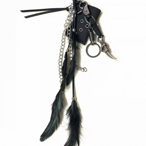 Gothic punk v-kei feather metal charm