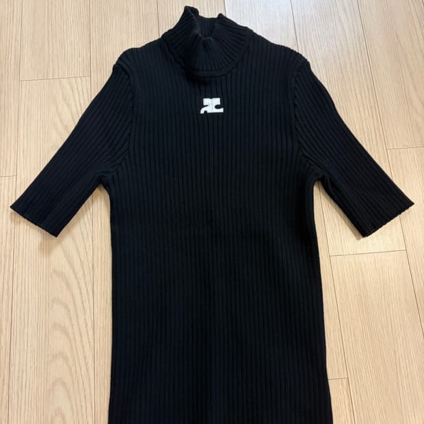 꾸레쥬 반팔 니트 반하이넥