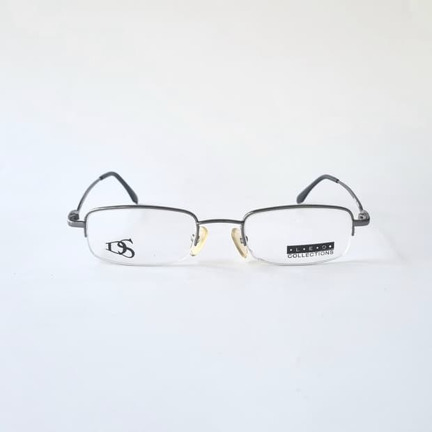 데드스탁 레트로한 감성을담은 반무테 안경테 787