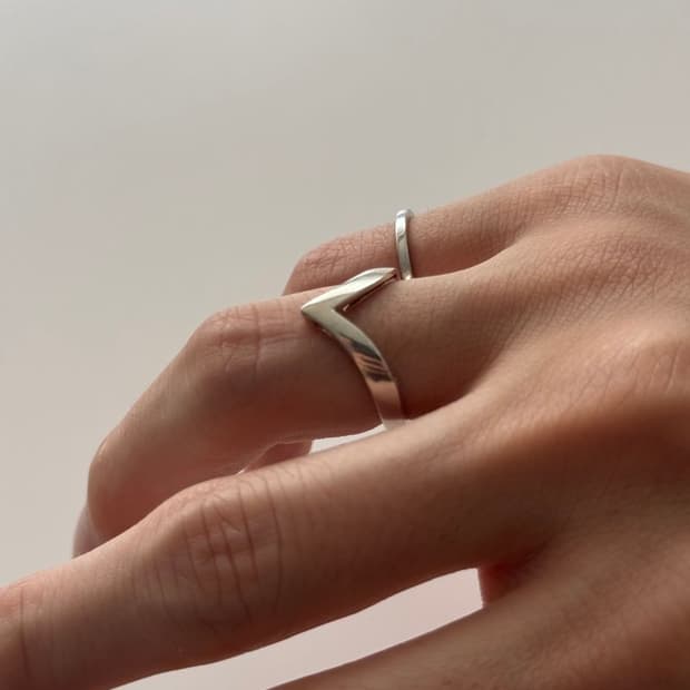 V SHAPE RING V자 모양 반지