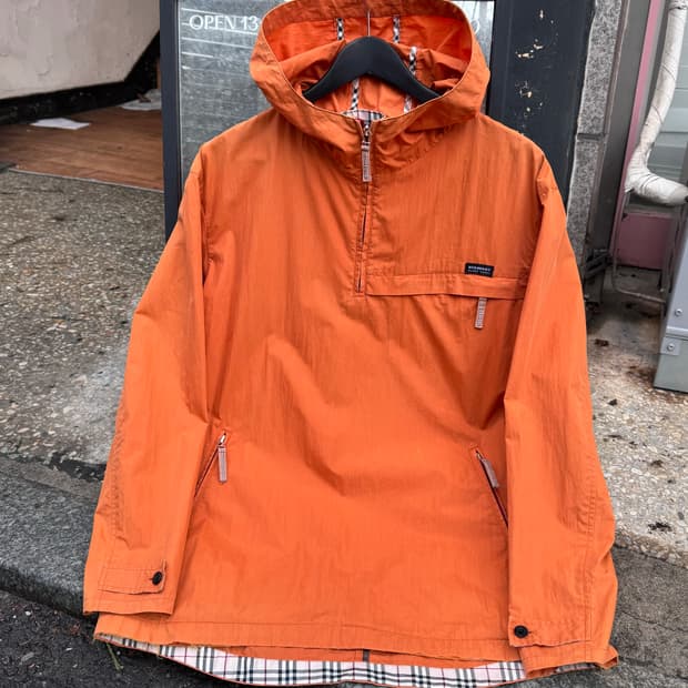 버버리 블랙라벨 오렌지 후드 풀오버 