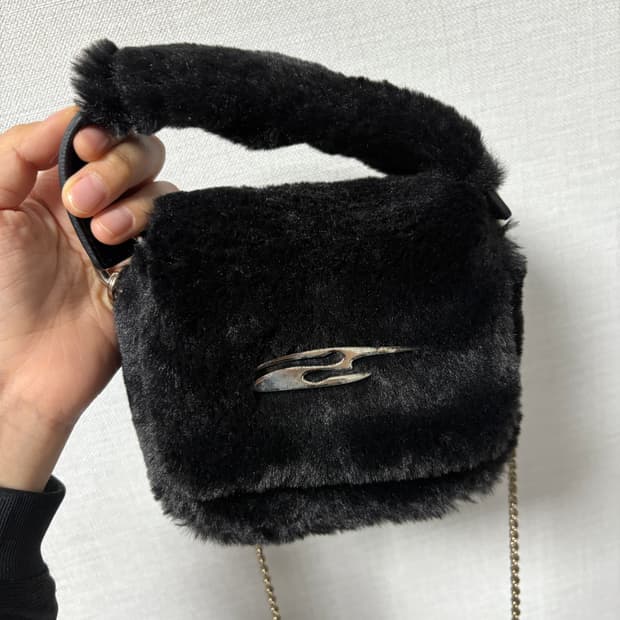 Leey 퍼 크로스백