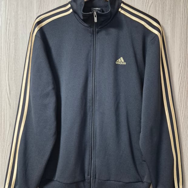 아디다스 트랙탑져지 블랙/골드 검골 105 올드스쿨