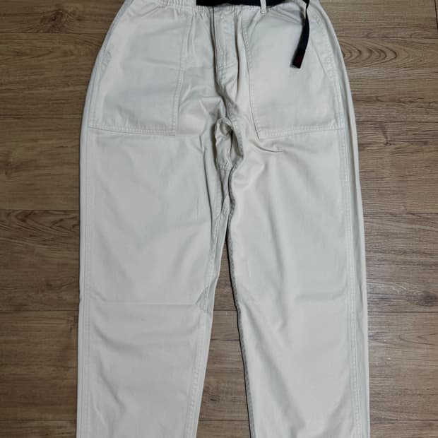 [M]그라미치 루즈 테이퍼드 팬츠 아이보리