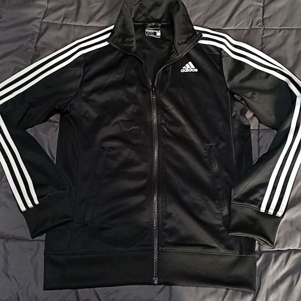 아디다스 저지 95 여성66 가슴50 기장66

