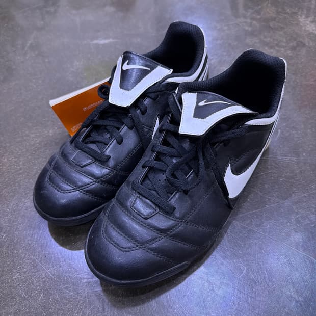 나이키 티엠포 내츄럴 2 TF 풋살화 240