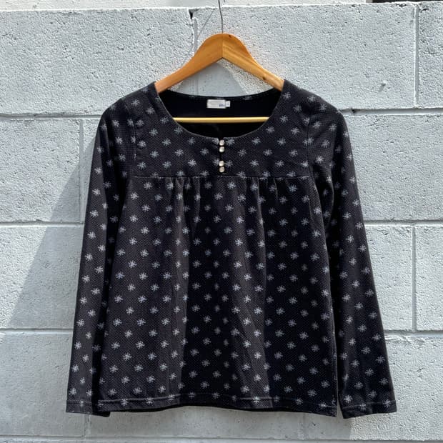 빈티지 모리걸 꽃무늬 패턴 긴팔티셔츠