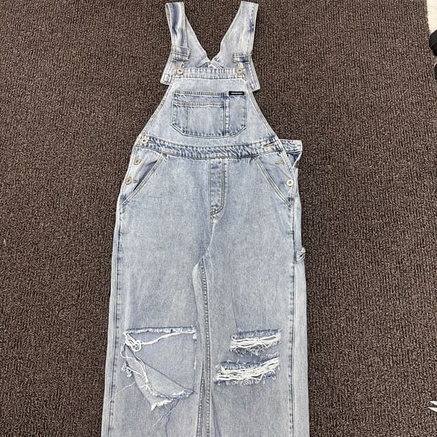 5252 OIOI 오아이오아이 데님 멜빵바지 데미지진 M