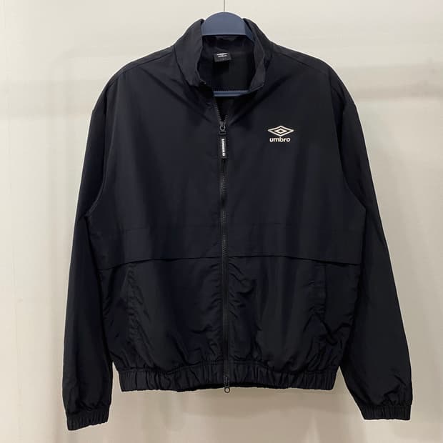 엄브로 스텐넥 투웨이 웜업 바람막이