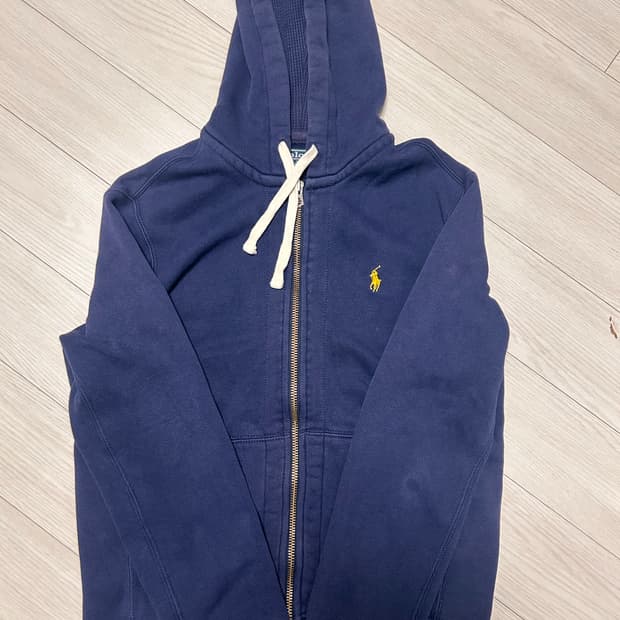 폴로 후드집업
