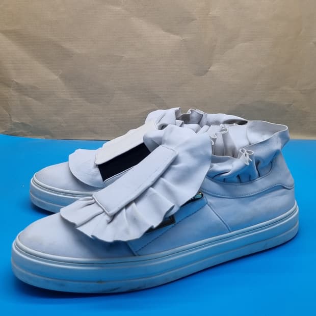 로저비비에 가죽 여성프릴스니커즈250