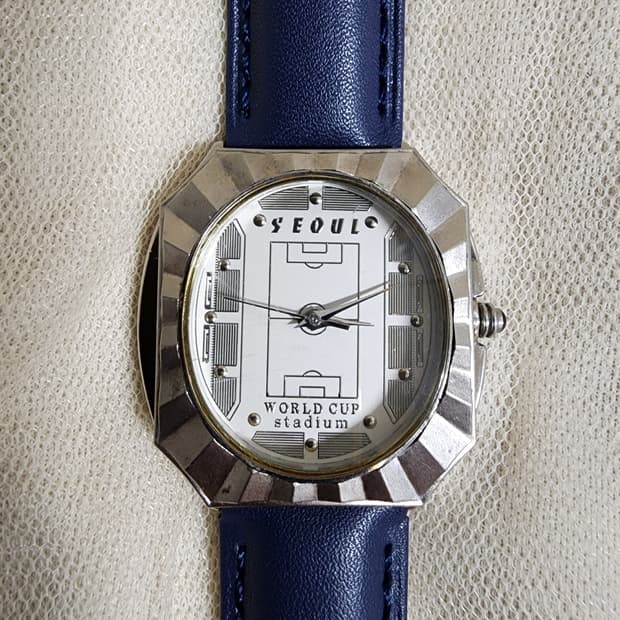 2002 서울 월드컵 경기장 기념 시계