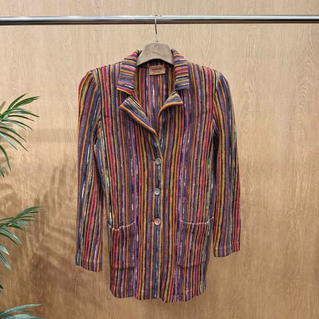 미쏘니 스트라이프 니트 블레이저 테일러드 카라 3버튼 디테일 멀티컬러