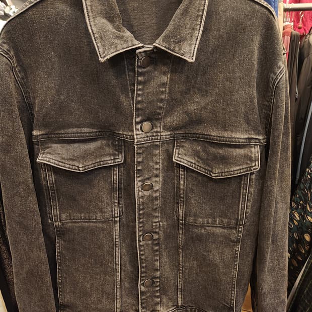 띠어리 흑청 데님 트러커