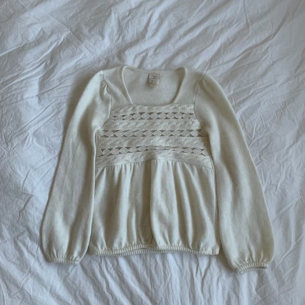 화이트 앙고라 니트