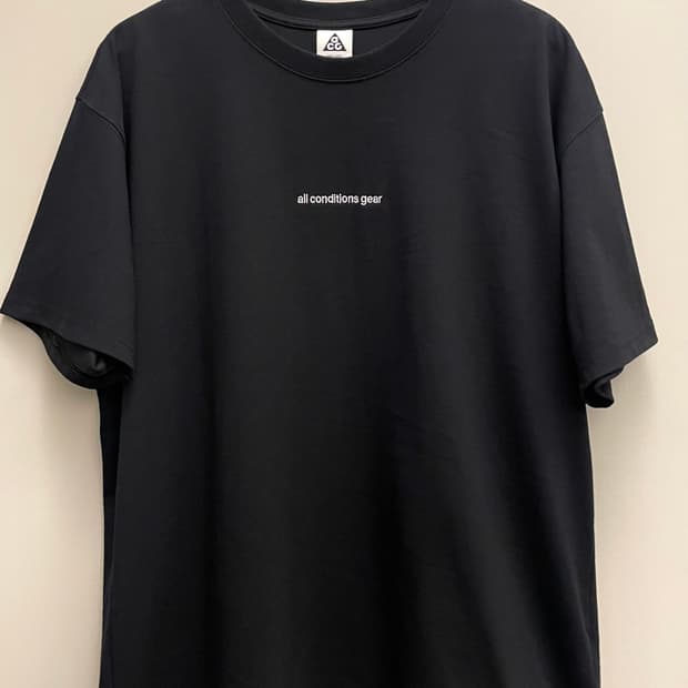 (XL)나이키 ACG 자수 로고 드라이핏 반팔티셔츠 블랙