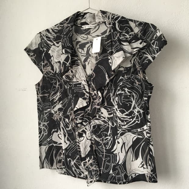 Pattern point blouse