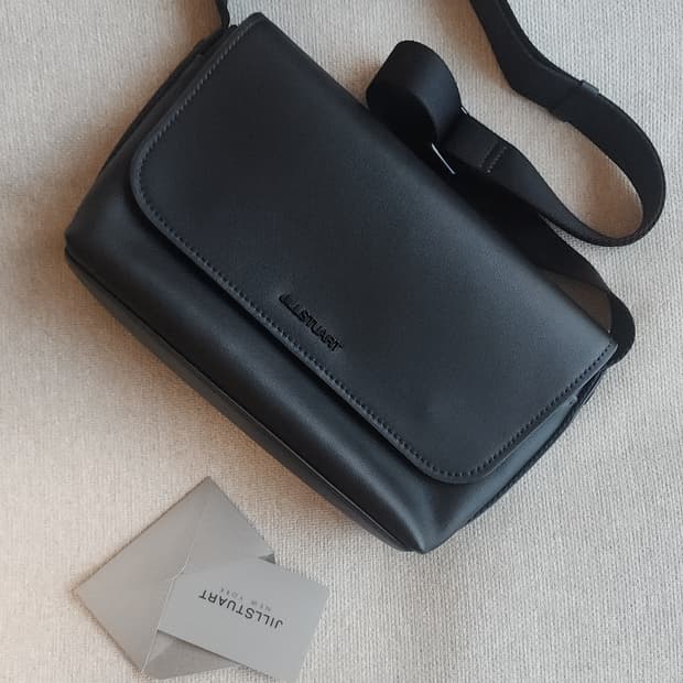 질스튜어트 블리언 가죽 크로스백 스몰