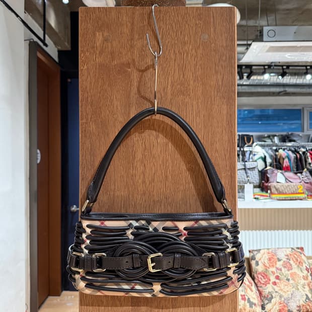 버버리 브라운 하우스 체크 숄더백 