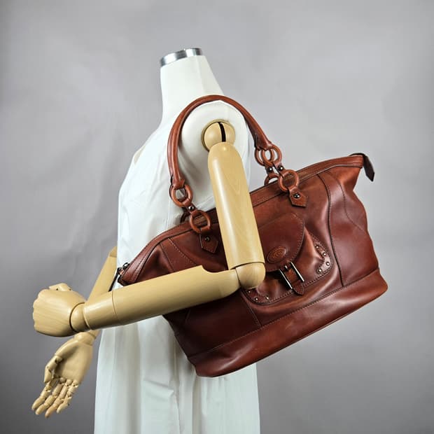 TOD'S ํ ์ฆ ๋นํฐ์ง ๋ ๋ ๊ฐ์ฃฝ ํ ํธ๋ฐฑ ๊ฐ๋ฐฉ ์ ํ