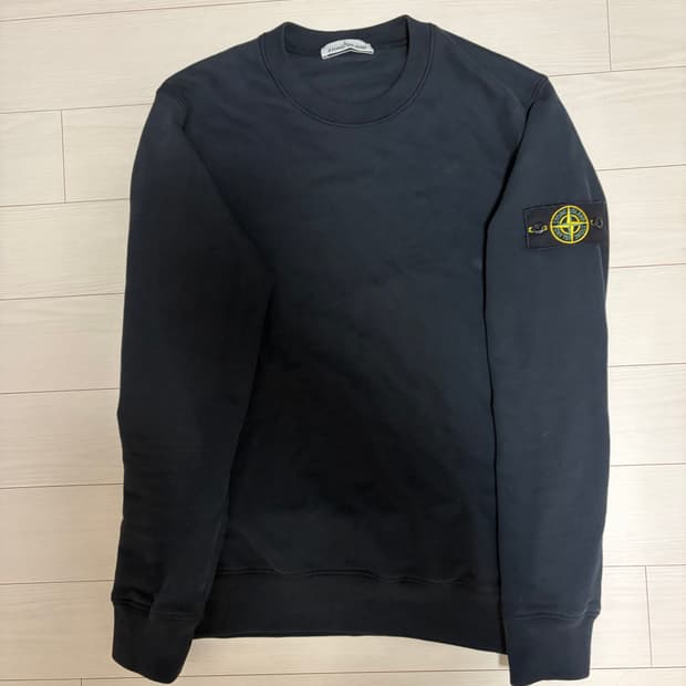 스톤 아일랜드 정품 맨투맨 L 판매합니다 설날특가!