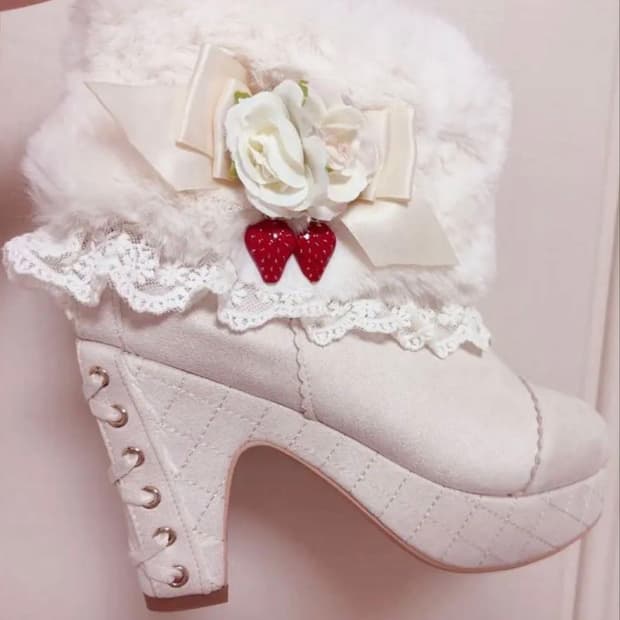 미사용) 리즈리사 크로스 레이스 스트로베리 퍼 숏부츠 240 양산형 