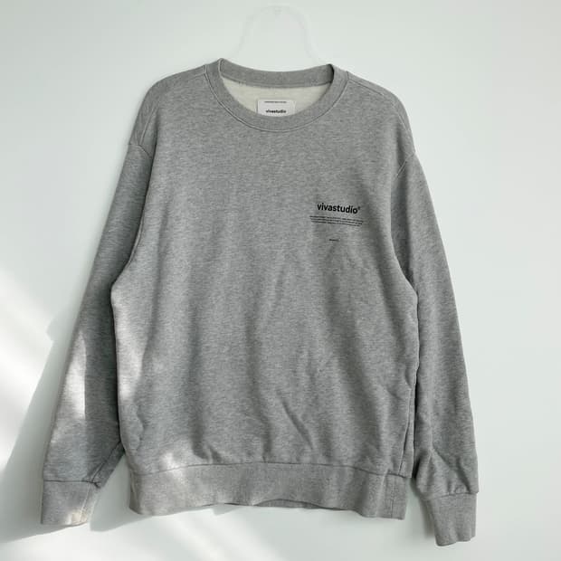 C1 비바스튜디오 로케이션 크루넥 맨투맨 L사이즈