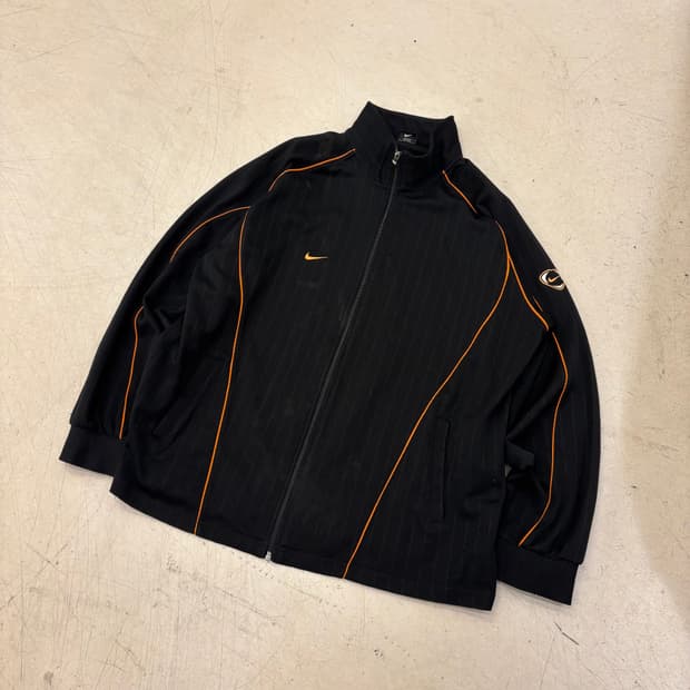 나이키 스우시 오렌지 라인 트랙 져지
