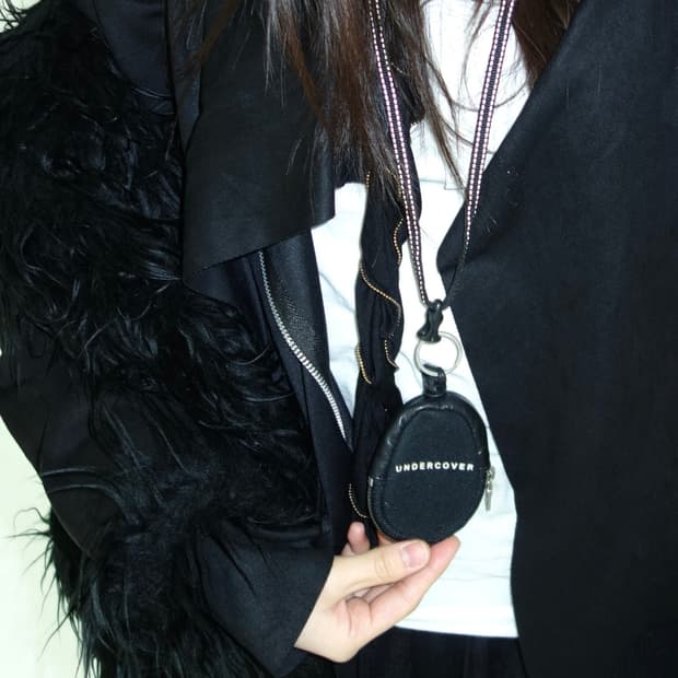 •언더커버 스트랩 파우치