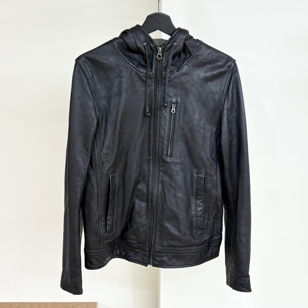 어반 리서치 블랙 쉽스킨 후디 레더 자켓