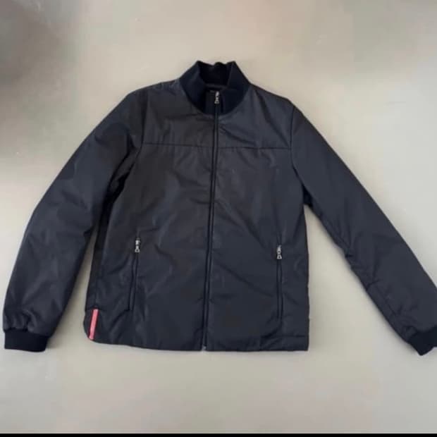 구매)프라다 하이넥