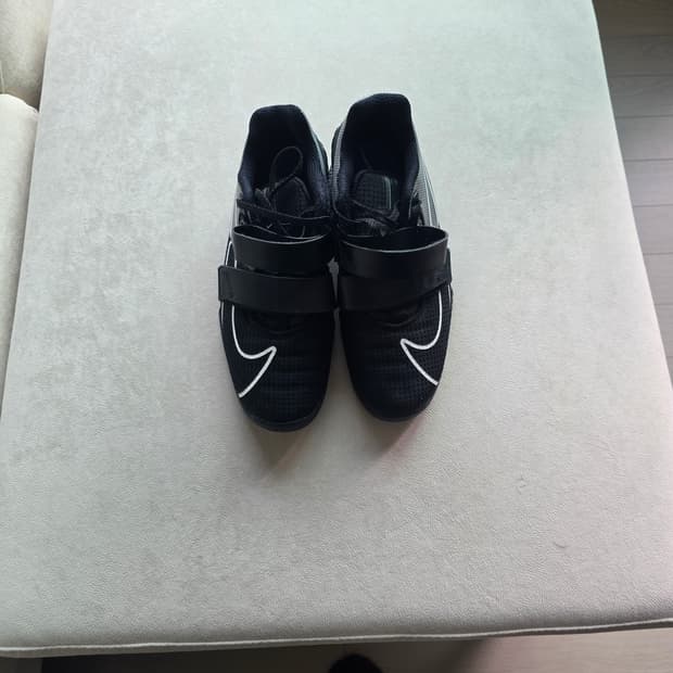 로말레오4 블랙 8.5