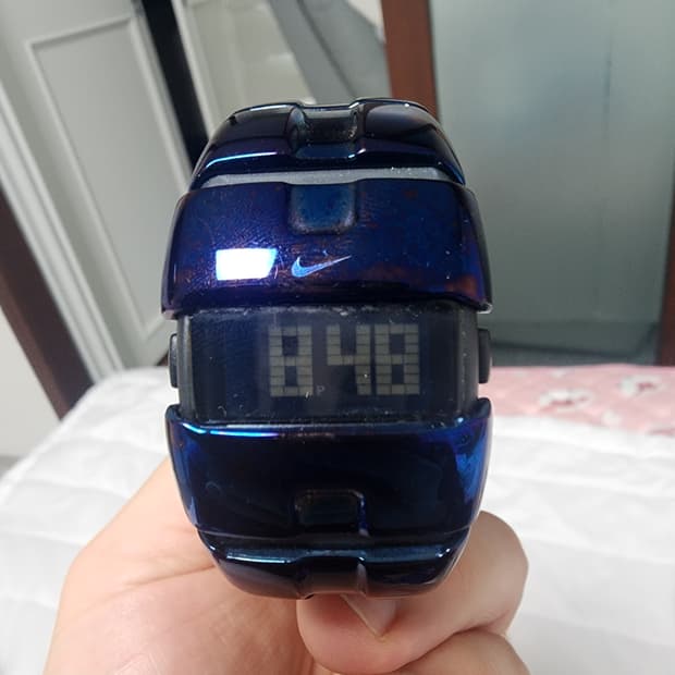 나이키 아이언맨 시계로 불리우는 d라인