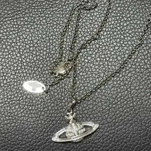 비비안웨스트우드 미니 바스 릴리프 목걸이