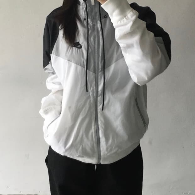 나이키 백스우시 바람막이