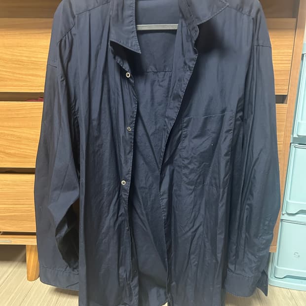 그라프 페이퍼 셔츠  F사이즈 팝니다.