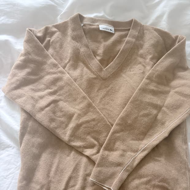 라코스테 베이지 브이넥 울니트 