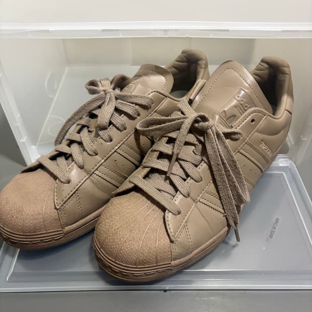 아디다스 슈퍼스타 브라운