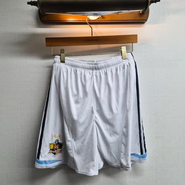 100) 아디다스 울산현대 반바지 팝니다