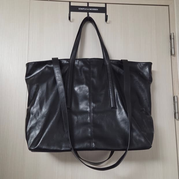 밈더워드로브 크랙 레더 빅토트백